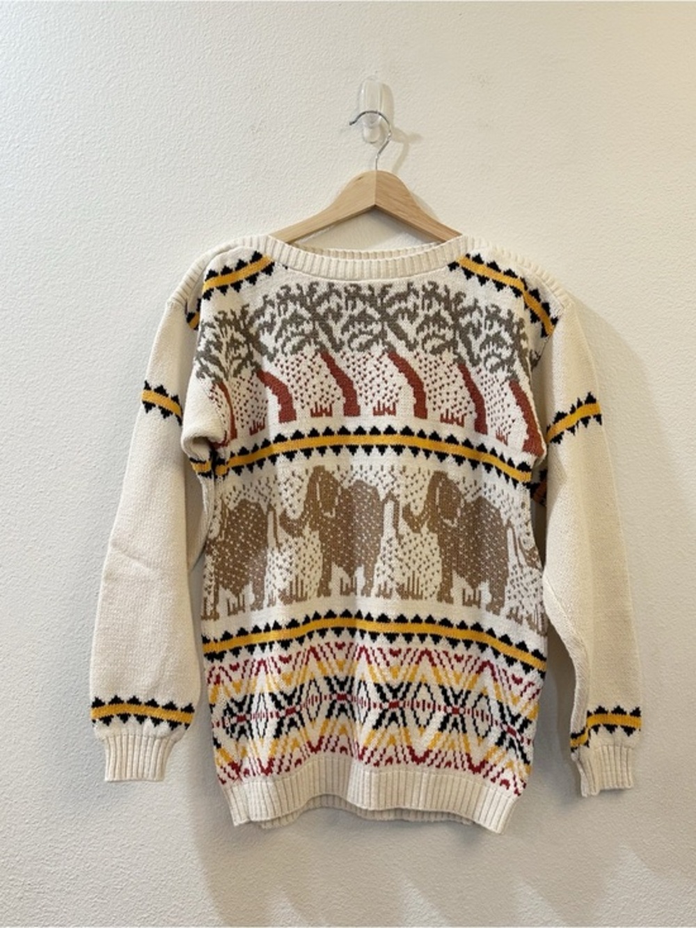 The Villager Women's Fair Isle Vintage Elephant Knit Long‎ Sleeve Cozy Sweater M